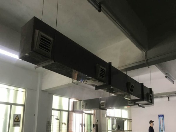 注塑車間安裝環(huán)?？照{的效果