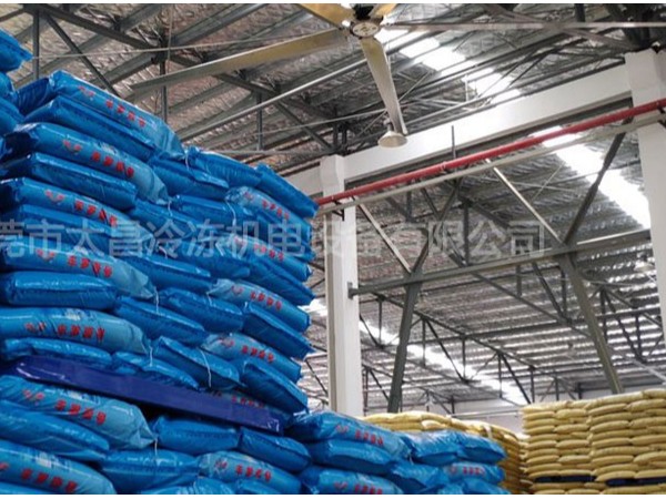 高大空間通風(fēng)降溫一定要用工業(yè)大風(fēng)扇,用了才知道效果這么好！
